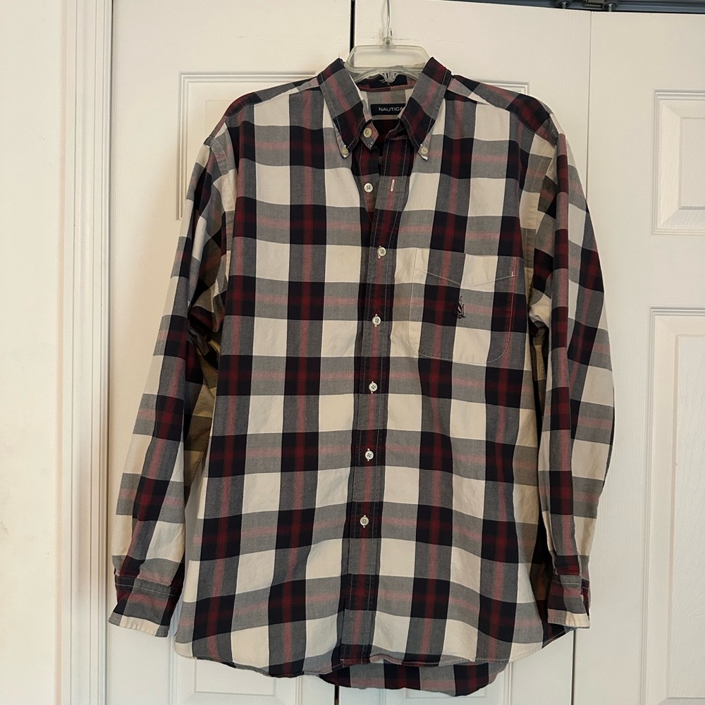 ⛵️ Men’s Nautica shirt